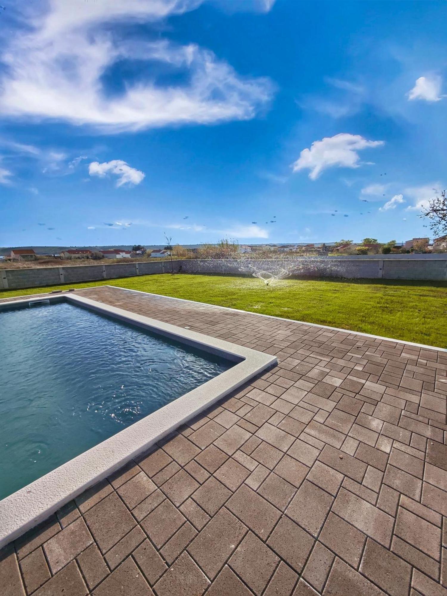 House Rose With Garden And Pool Villa Ljubac  Exterior photo